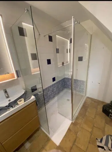 Rénovation d'une baignoire transformée en douche — Montpellier centre